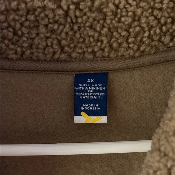 Cozy Brown Sherpa Pullover OLD NAVY BRAND NEW - Picture 2 of 3